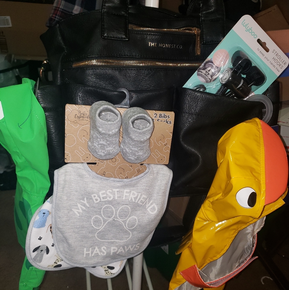 The Honest Company Diaper/Travel Bag New Born/New Pup Bundle - Picture 4 of 16